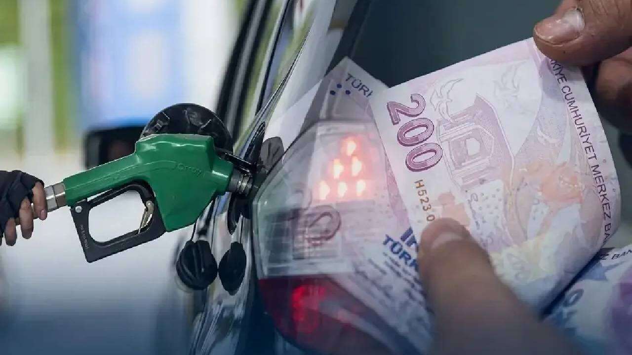 Sürücülere son dakika müjdesi! Bu gece akaryakıta gelecek olan çifte zam iptal mi edildi? İşte arka plandaki ÖTV detayı 2